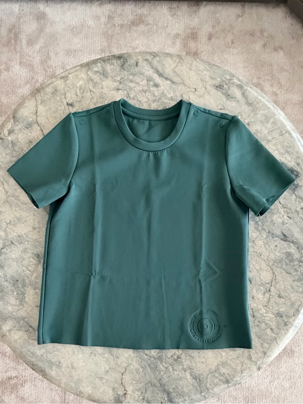 JNBY Women’s Green cropped t-shirt with a relaxed fit